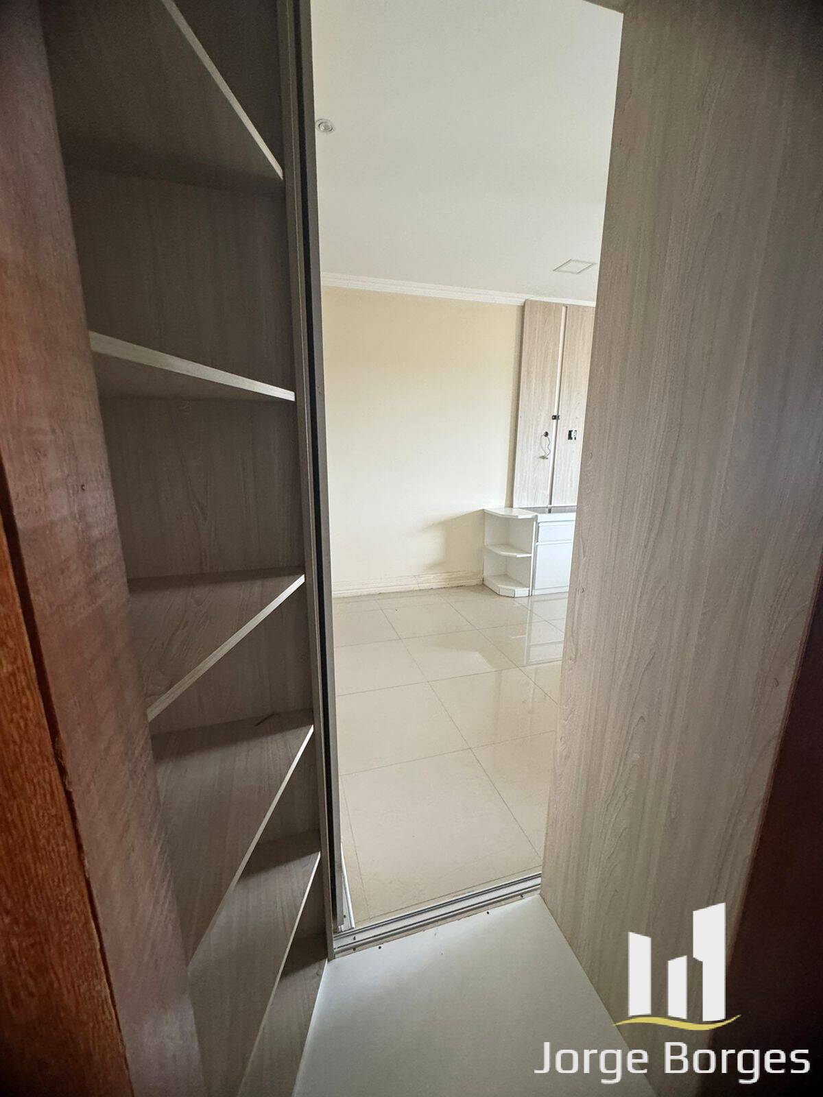 Casa à venda com 5 quartos, 300m² - Foto 10